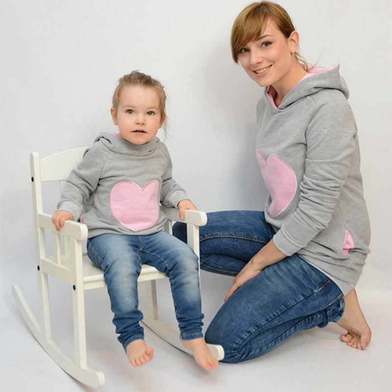 Family Sets Mother And Daughter Hoodie Parent-child Coat Wear Tops Heart-shaped Hooded Long Sleeve Sweater Baby Girl Clothes